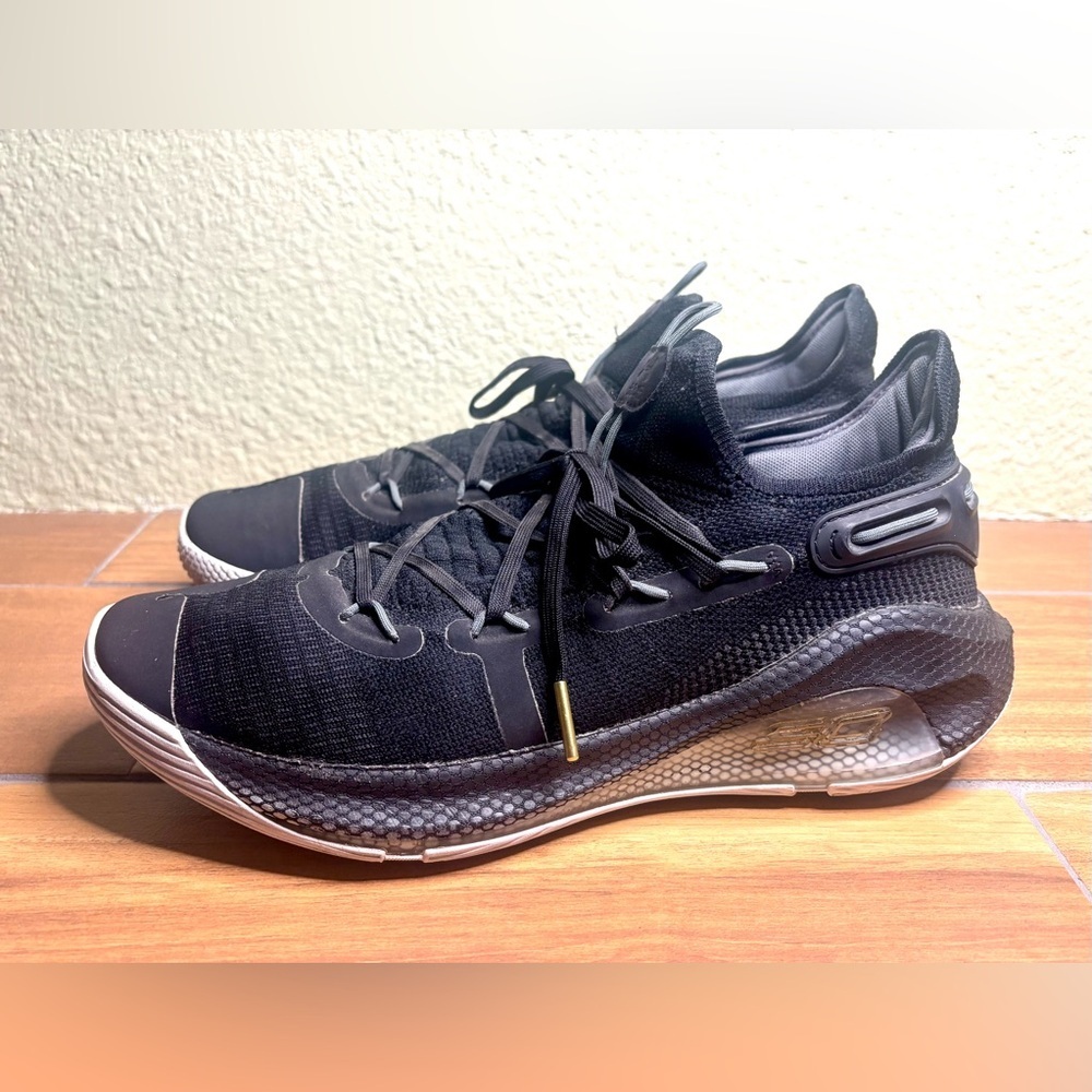 🔥Under Armour Curry 6 Team Basketball Sneakers Shoes Black, White, Gold Size: 11
